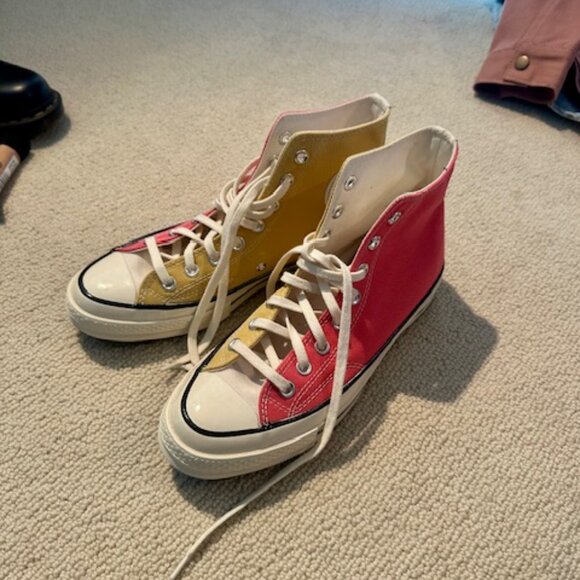 Converse  high top never worn sneakers marked inside Mens 7.5 Womens, 9.5 - Picture 2 of 3